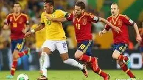 伦敦两大豪门巅峰对决，埃泽帽子戏法谱写新篇章！英超之巅独领风骚，传奇人物再现辉煌！